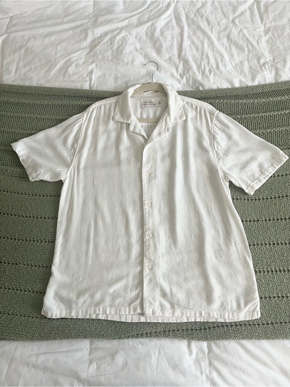 Abercrombie and Fitch Linen Blend Short-Sleeve Button-Up Shirt White
